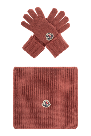 set: scarf and gloves