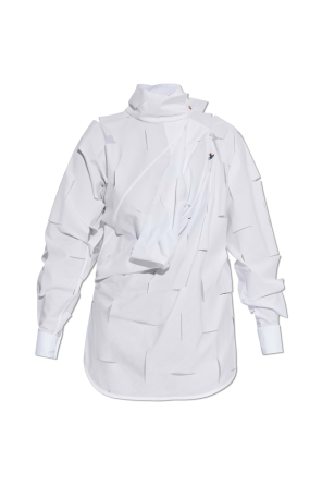 Top mit dekorativen Schlitzen