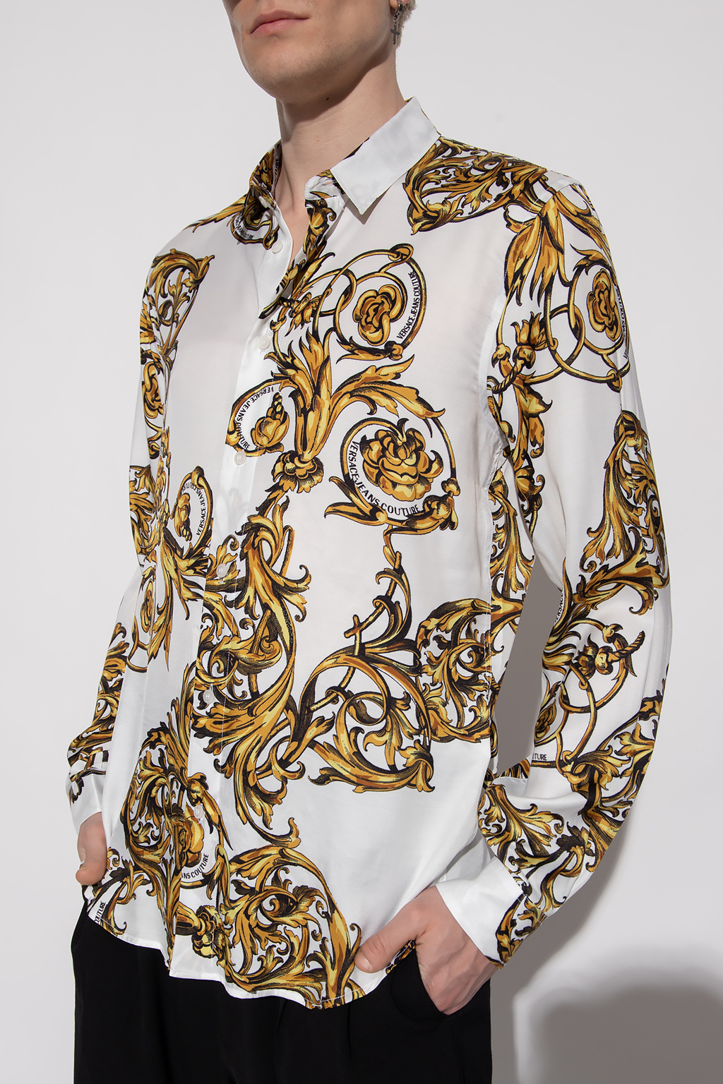 t-shirt med vadderad axel Barocco-printed shirt