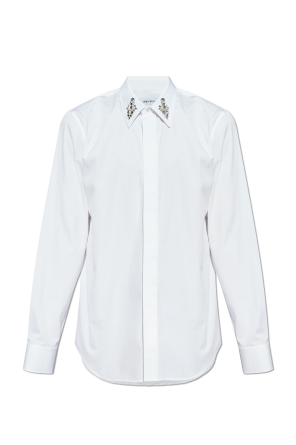 Hemd mit glänzenden Kristallen am Kragen