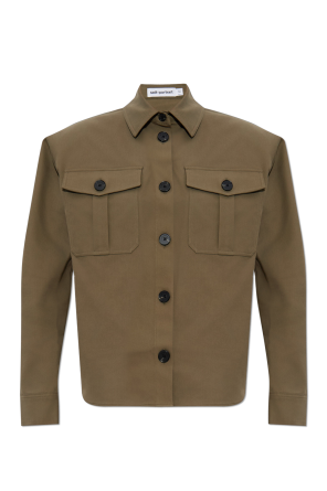 Koszula z poduszkami w ramionach