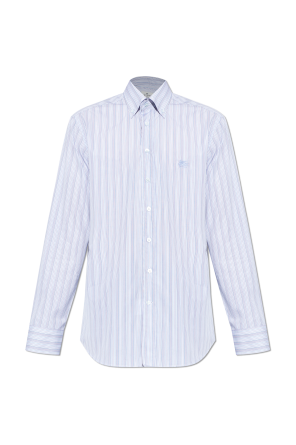 Camisa com padrão às riscas