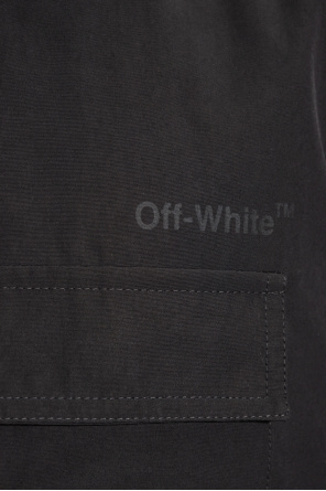 Off-White Je kunt je dus goed voelen over het shirt op je rug als je die kilometers legt