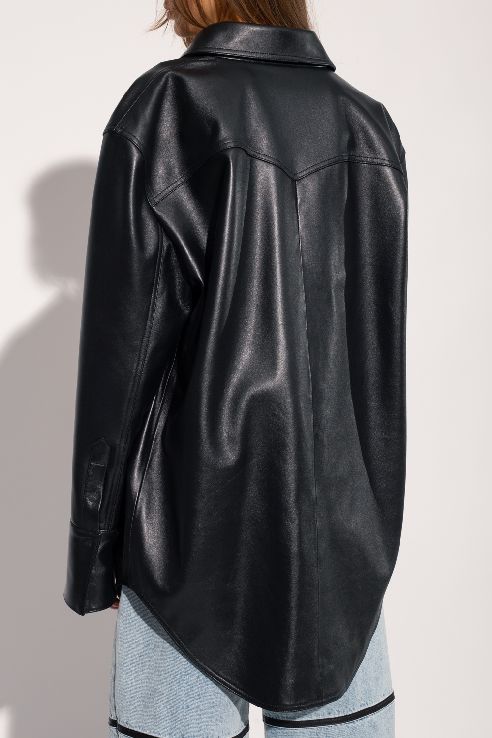 The Mannei ‘Patras’ oversize leather Korte shirt