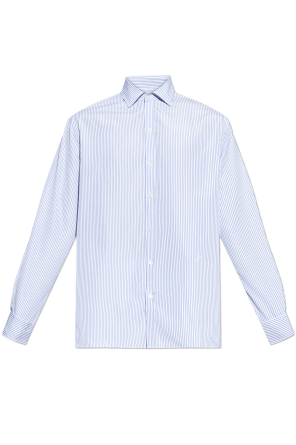 Camisa com padrão às riscas