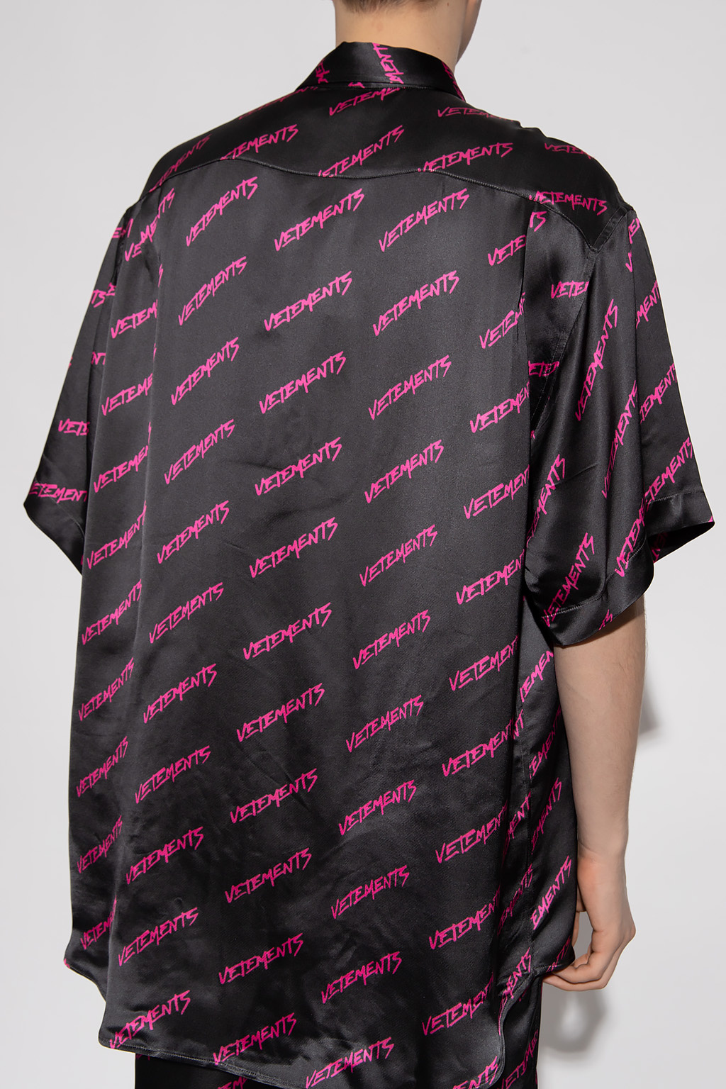 VETEMENTS Short-sleeved shirt