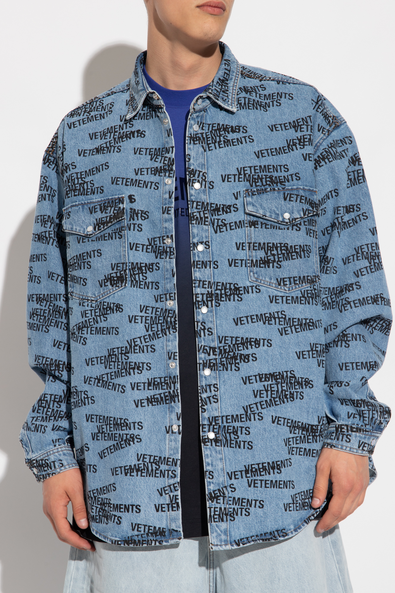 VETEMENTS Denim shirt with logo