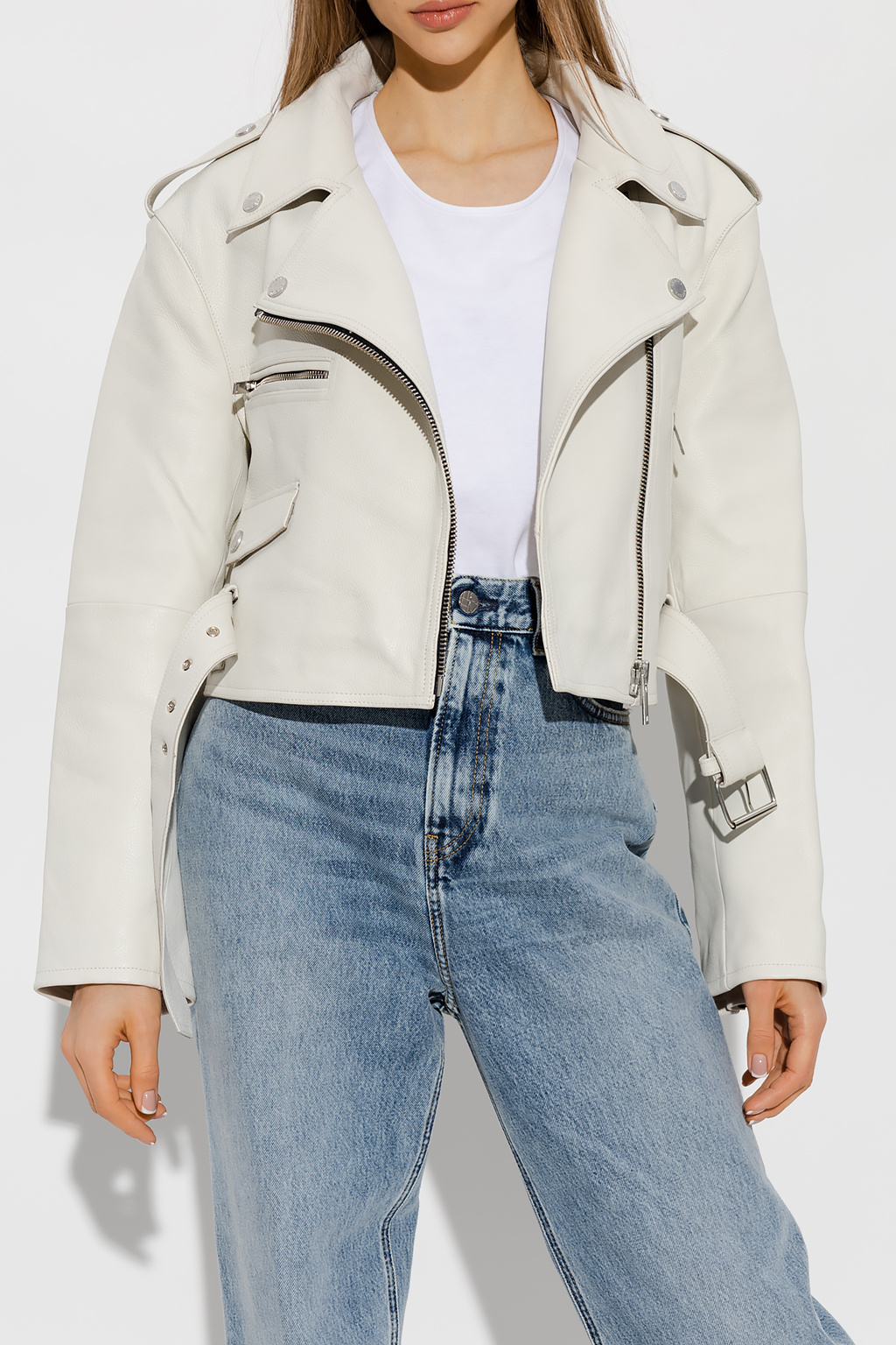 Gestuz ‘AvalonGZ’ cropped leather rits jacket