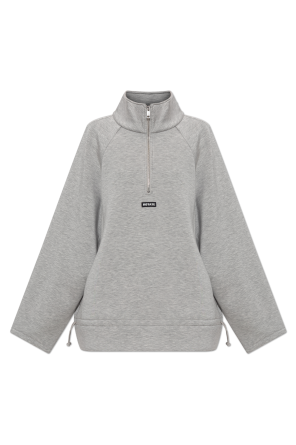 Sweatshirt with logo patch