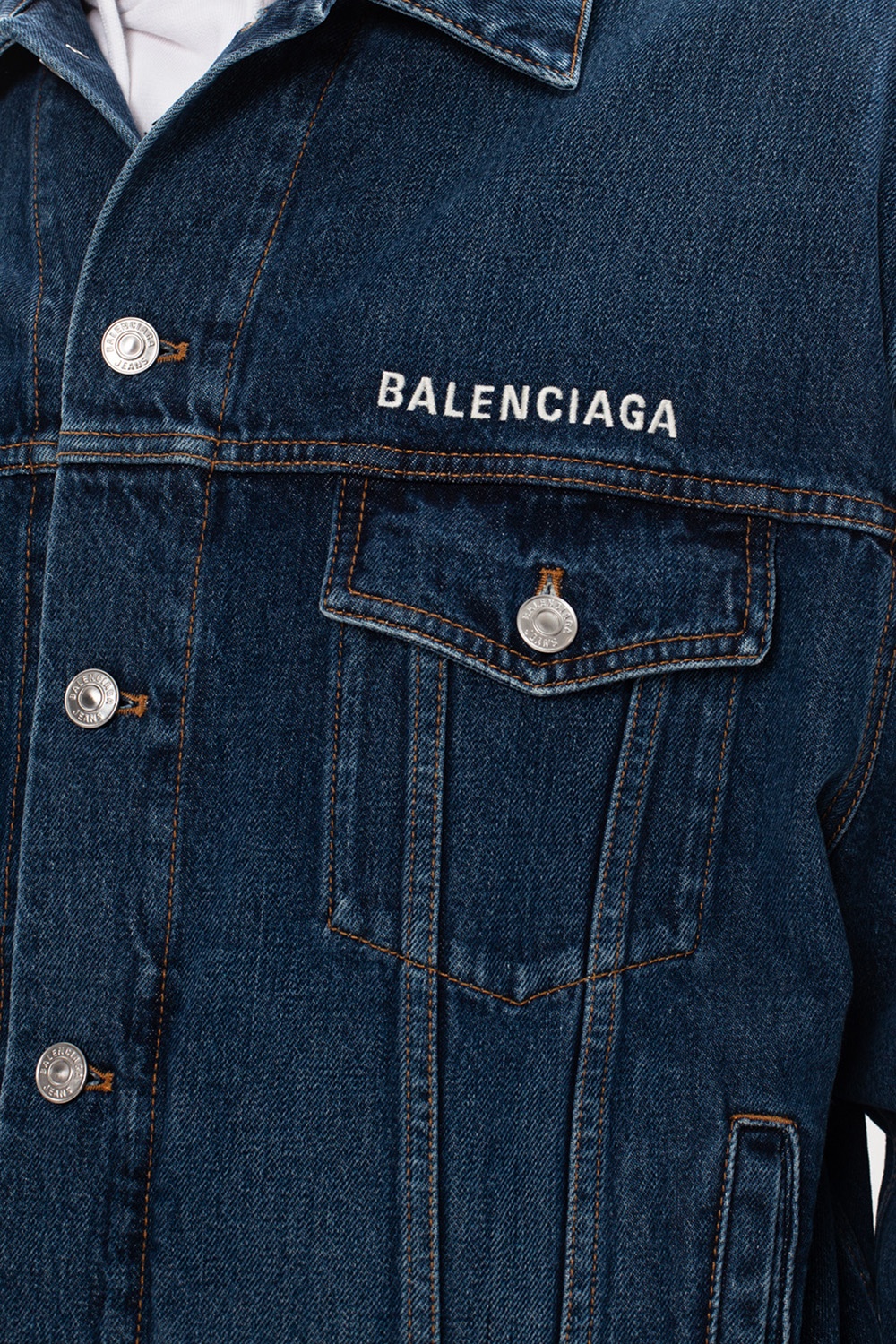Balenciaga Gucci's Black Vintage Logo T-Shirt Is the Fashion Staple You Need