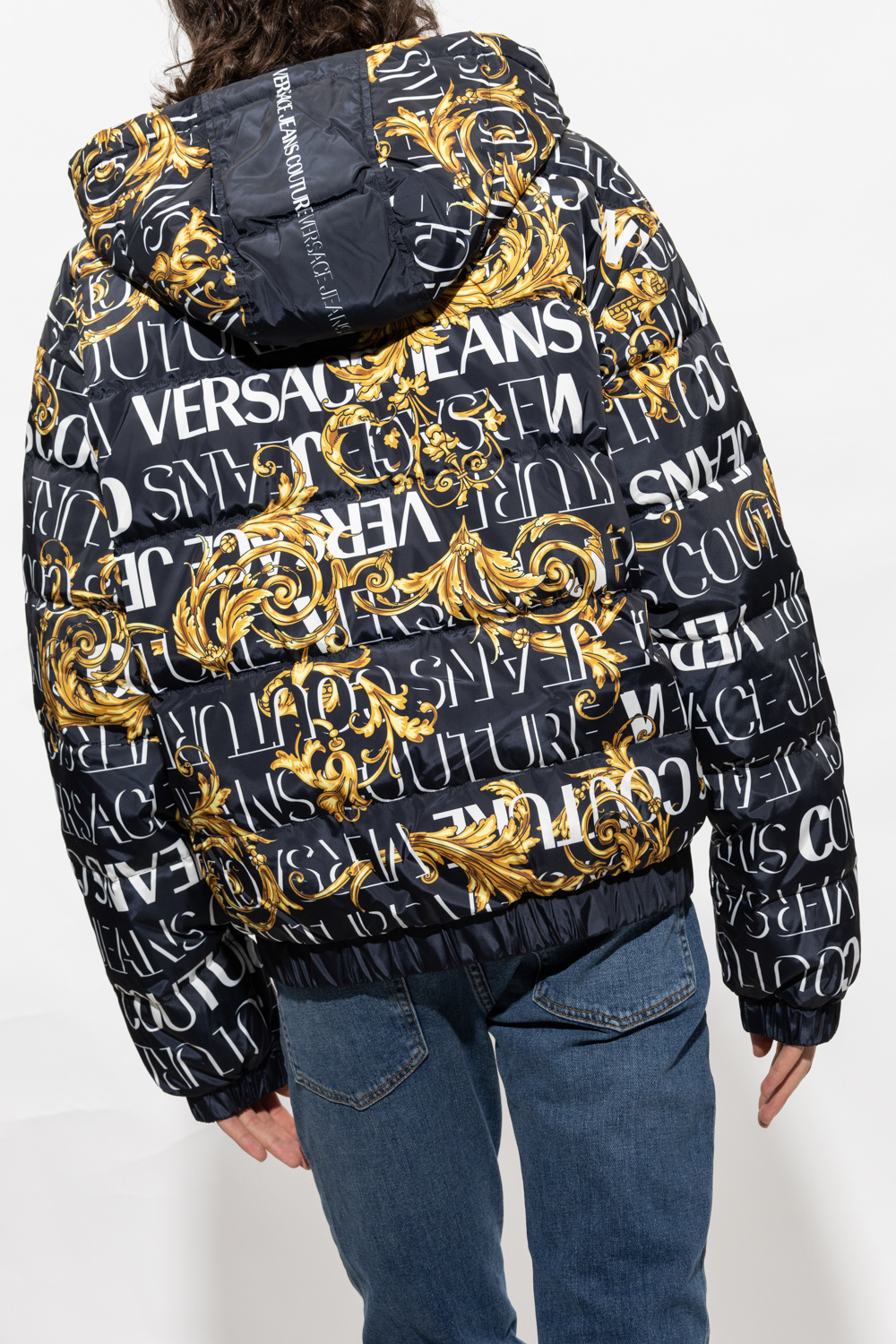 Versace Men's Black Jacquard Monogram Windbreaker Hooded Jacket, Brand Size  50 (US Size 40) 1002975-1A02156-1B000 - Jomashop