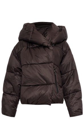Insulated jacket with pockets