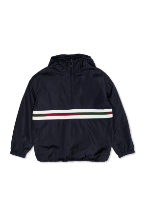 Chaqueta con capucha
