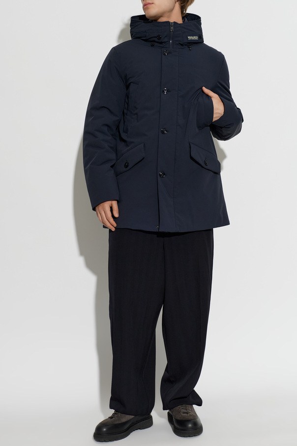 Woolrich Páperová bunda s našitým logom