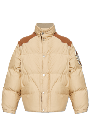 Jacket with detachable sleeves