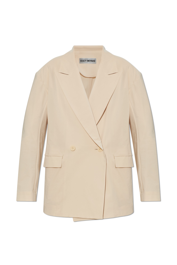 Double-breasted blazer od Issey Miyake