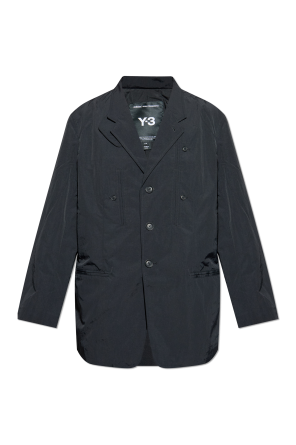 Lightweight jacket with pockets