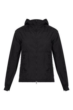 Chaqueta con capucha