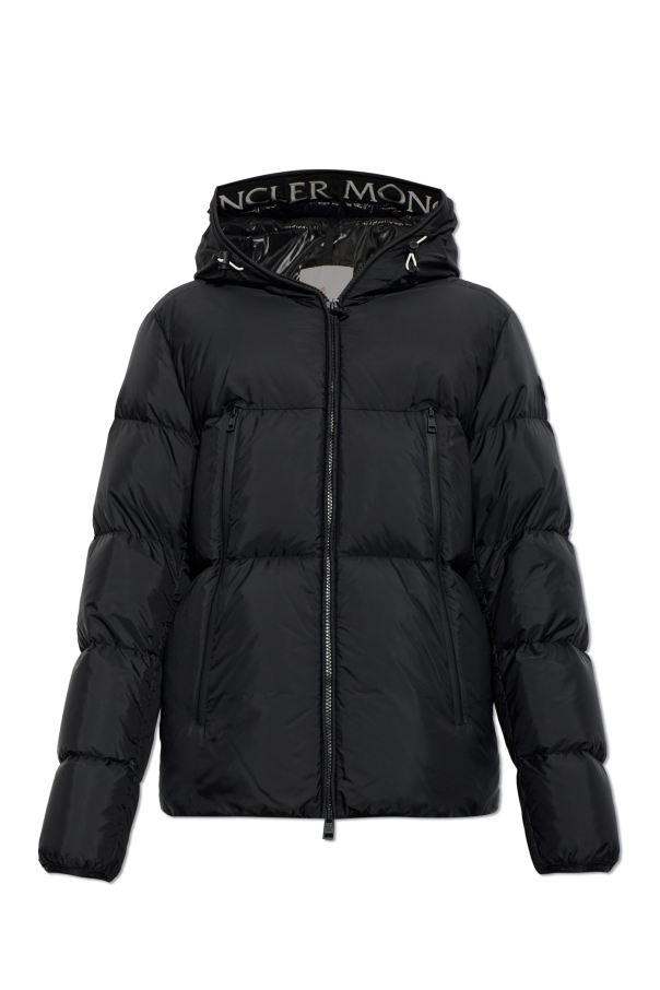 ‘Montcla’ puffer jacket od Moncler