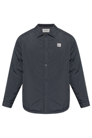 Ocieplana kurtka z naszywką z logo