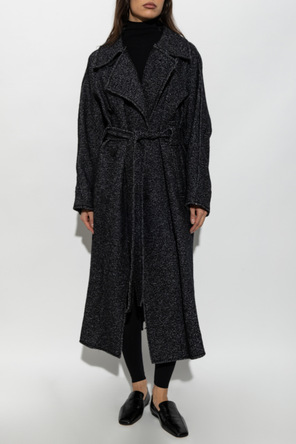 Pleats Please Issey Miyake Doppelreihiger Mantel mit Gürtel