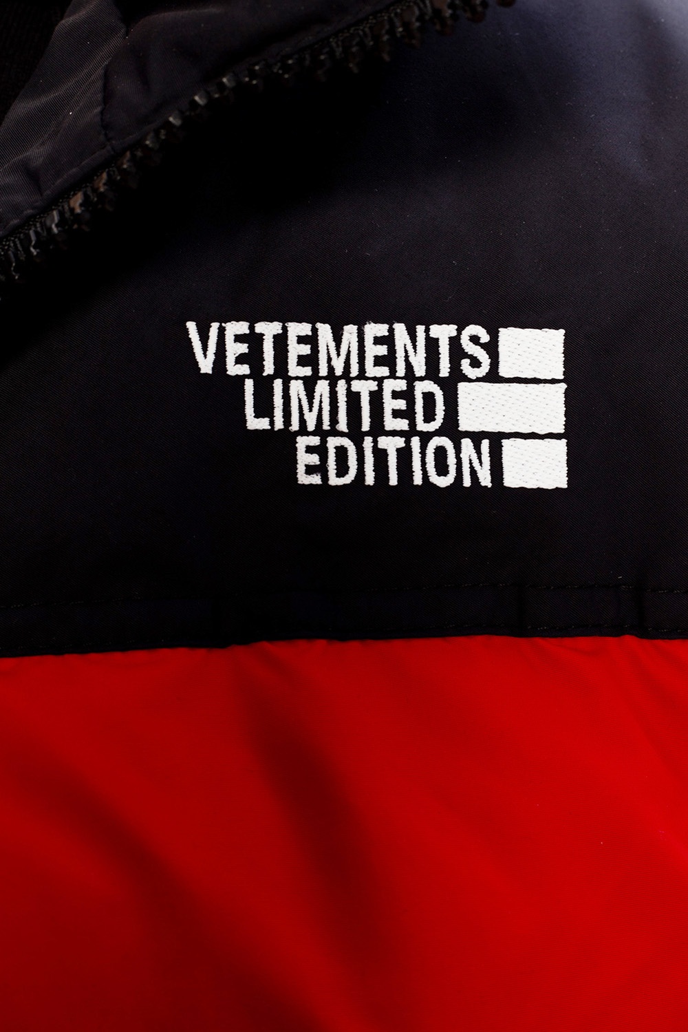 VETEMENTS Man Black Technical Fabric Sweatshirt With Contrast Logo And Bands