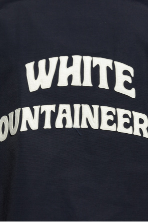 White Mountaineering Sebastião Marianne t-shirt med grafiskt tryck