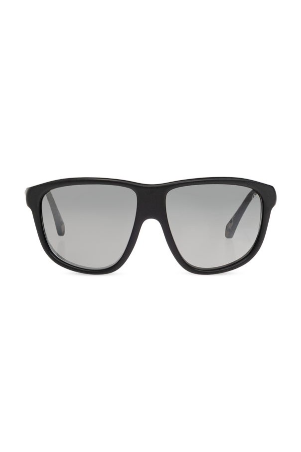 ‘Montis’ sunglasses od Moncler