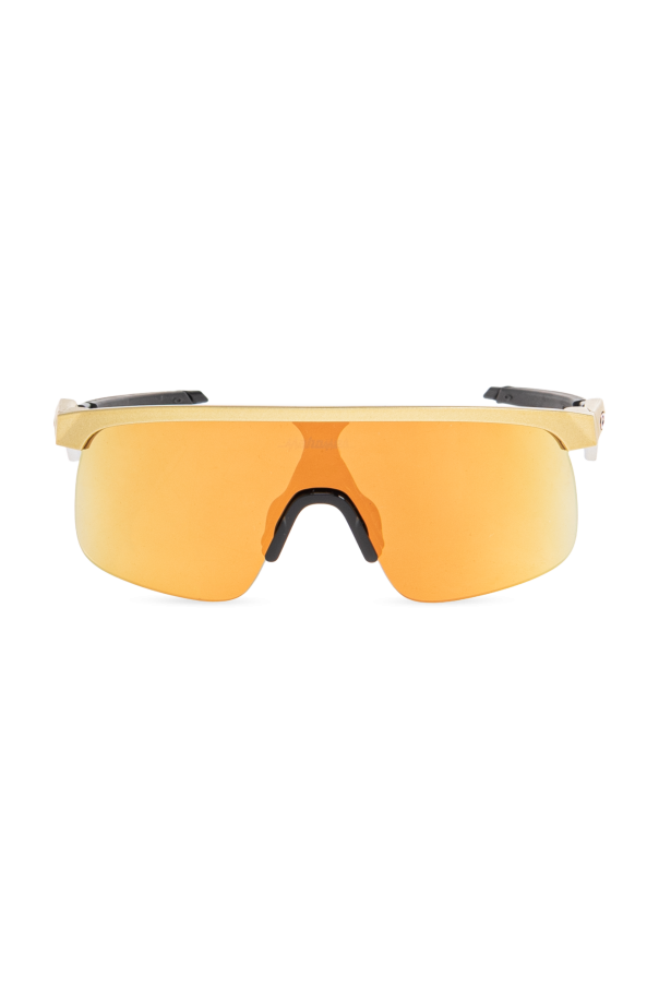 ‘Resistor’ sunglasses od Oakley