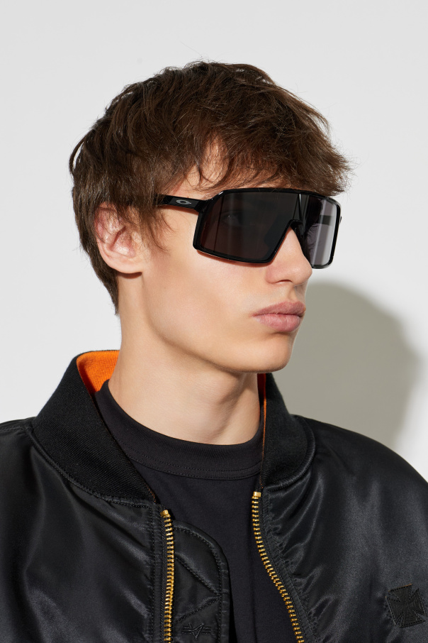 Oakley ‘Sutro’ sunglasses