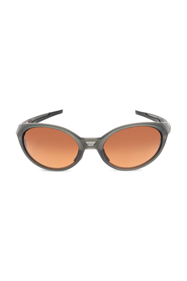 ‘Eyejacket Redux’ sunglasses od Oakley