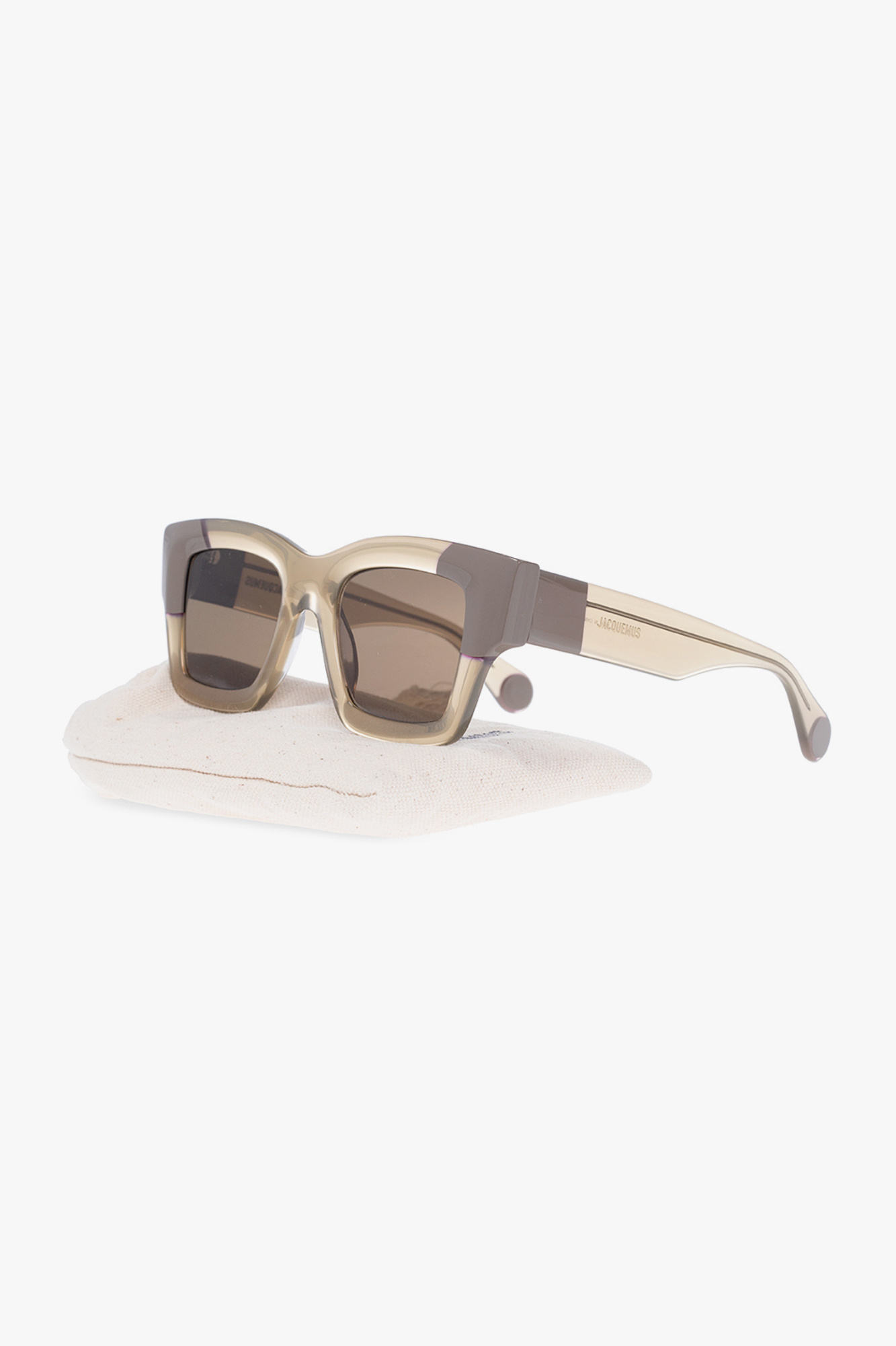Jacquemus ‘Baci’ their sunglasses