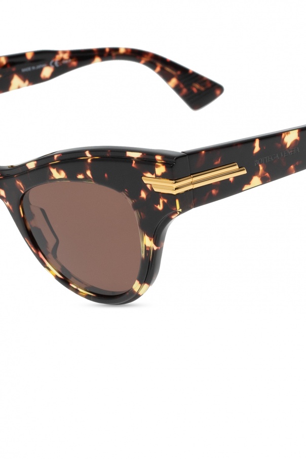 Bottega Veneta Kuboraum hammered frame Rounded sunglasses Schwarz