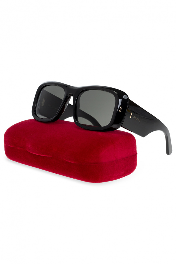 Gucci You'll be lookin' fab all day long in these chic ™ KC2789 sunglasses