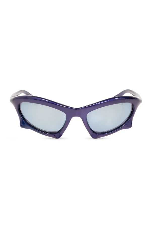 ‘Bat Rectangle’ sunglasses od Balenciaga