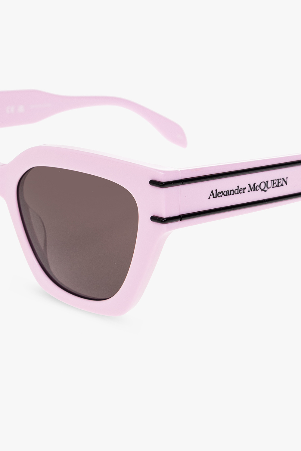 Alexander McQueen you can now purchase the Aerozine sunglasses Va2040 over at P