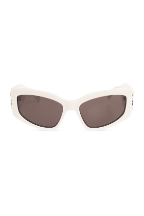 ‘bossy cat’ sunglasses od Balenciaga