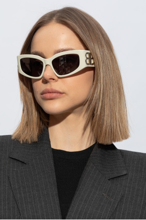 Sunglasses 'bossy cat' od Balenciaga