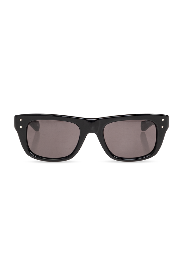 Oversized sunglasses od Balenciaga