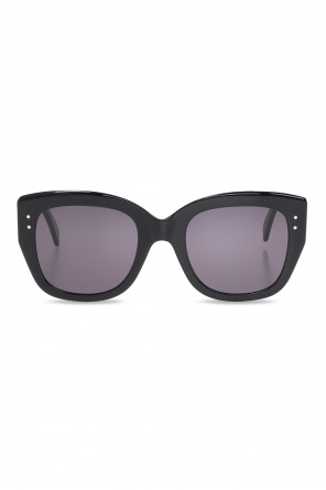 Accentuate your looks with the ® GU6974 wrap around rectangle sunglasses