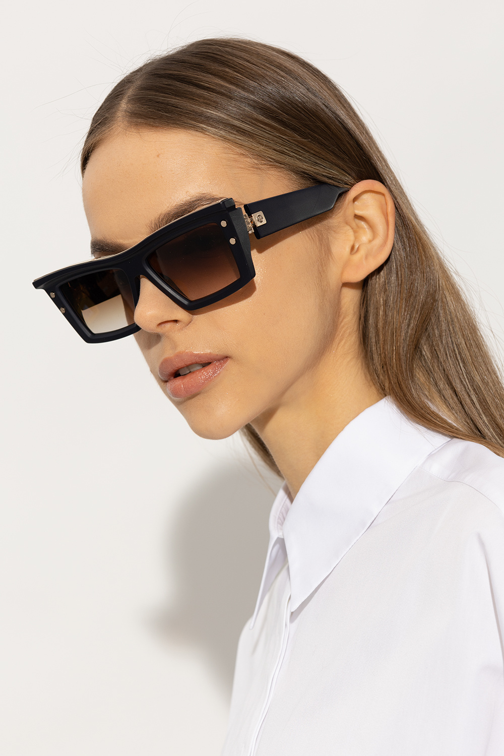 Balmain ‘B-VII’ and sunglasses