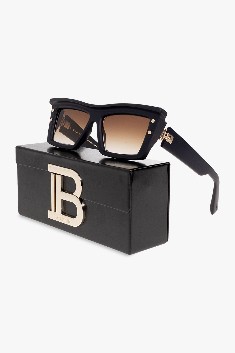Balmain ‘B-VII’ and sunglasses