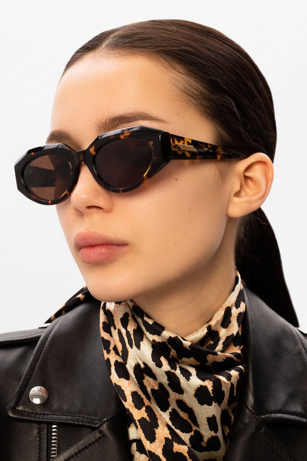 Bottega Veneta Logo Lens sunglasses