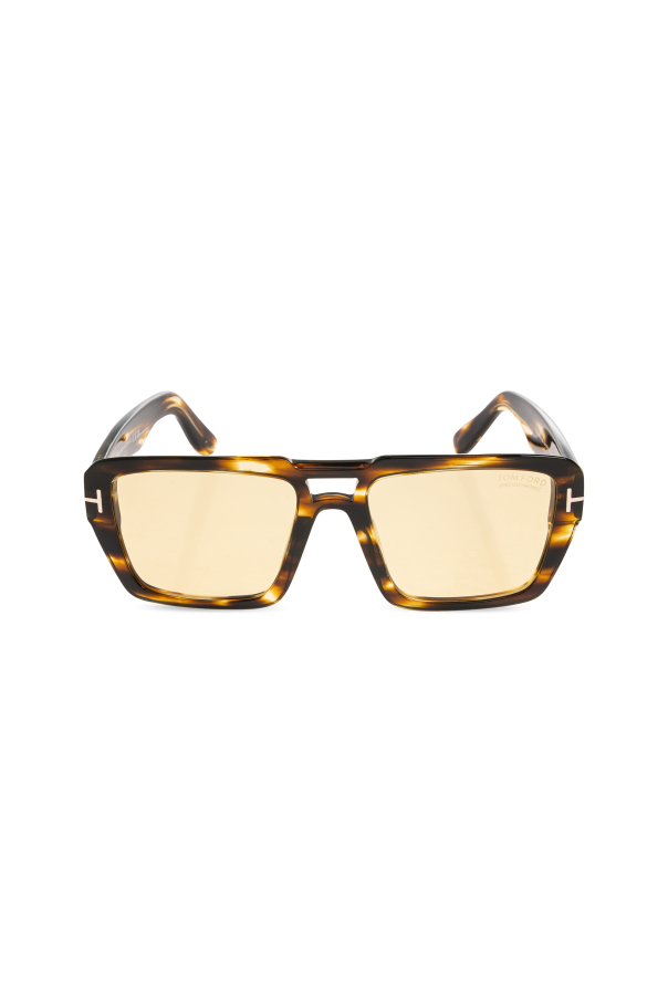 ‘Redford’ sunglasses od Tom Ford