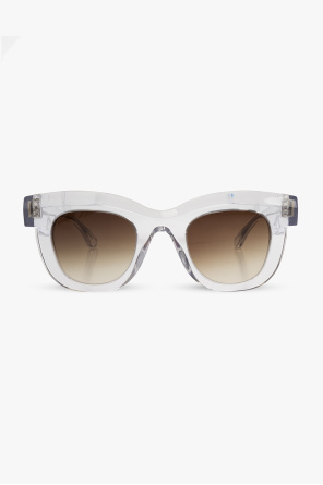 ‘saucy’ sunglasses od Thierry Lasry