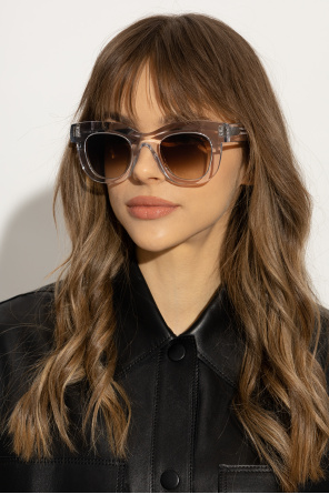 ‘saucy’ sunglasses od Thierry Lasry