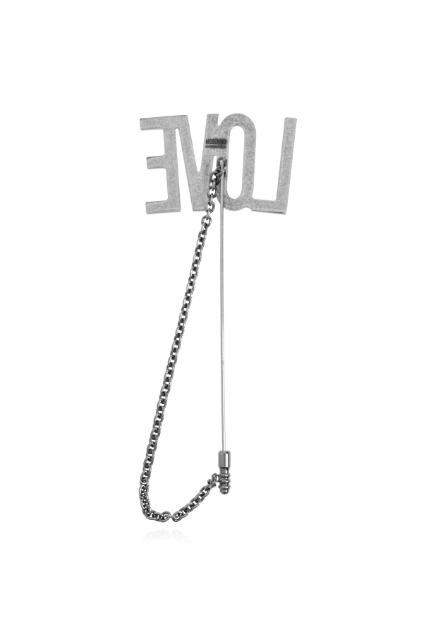 Moschino Brosche mit der Aufschrift „LOVE“