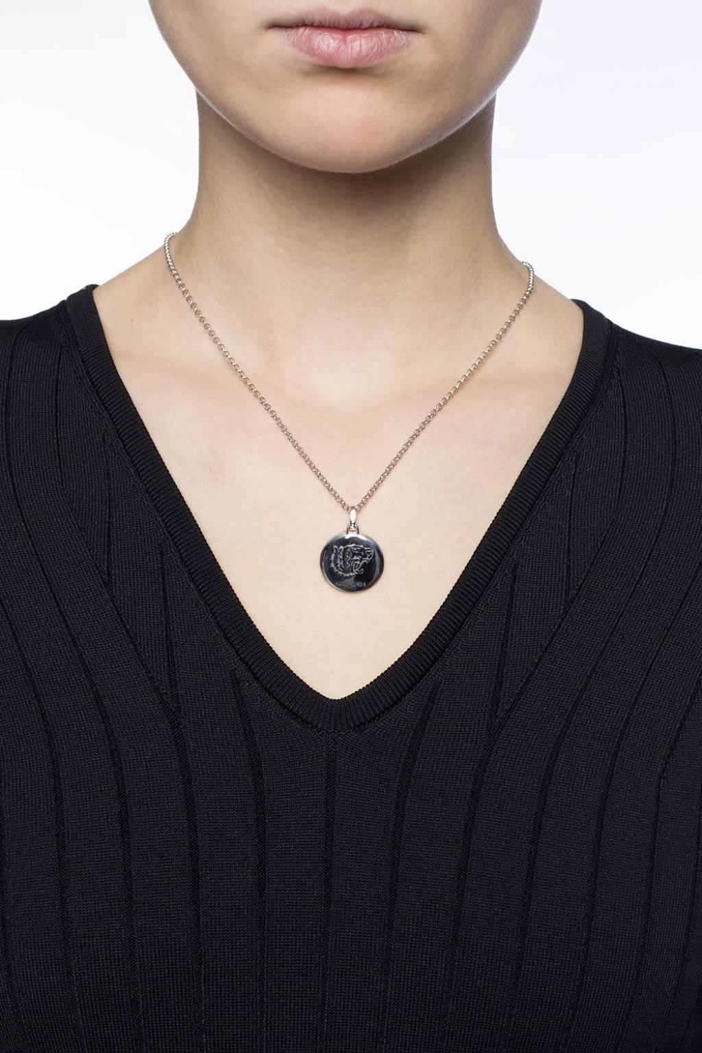 gucci round pendant necklace