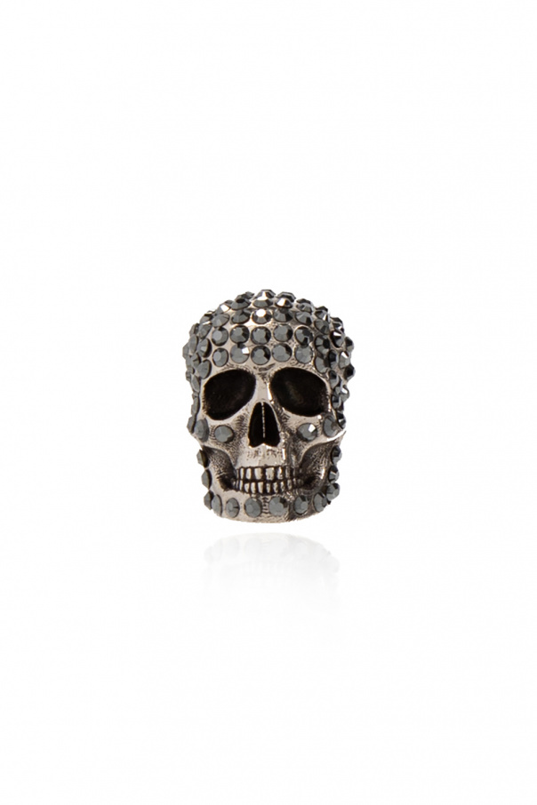 Skull-shaped earring od Alexander McQueen