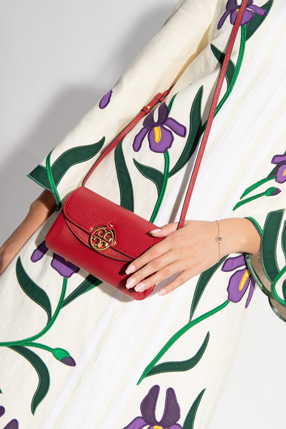 Tory Burch Download the latest version of the app